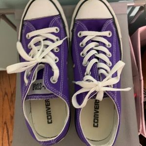 Purple low top converse